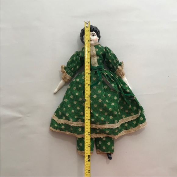 PORCELAIN AND CLOTH CHINA DOLL - Picture 3 of 8